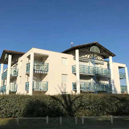 Les Goelands Piscine Et Jardin Appartement *